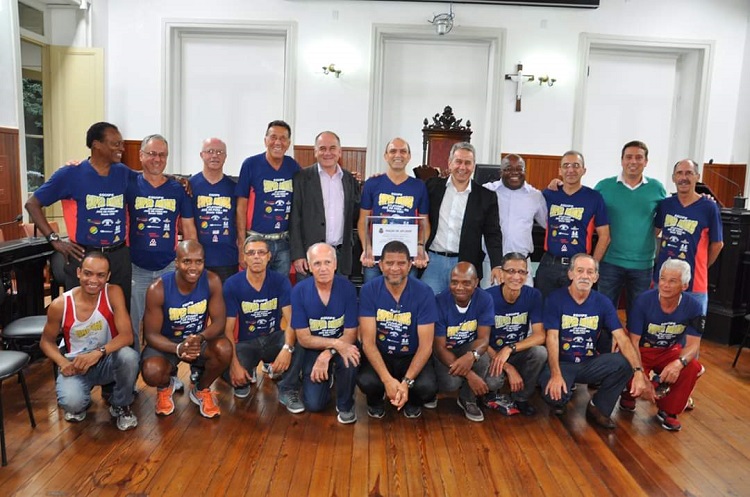 Equipe Super Amigos comemora 30 anos de corrida e amizade 3 super amigos mocao de aplausos