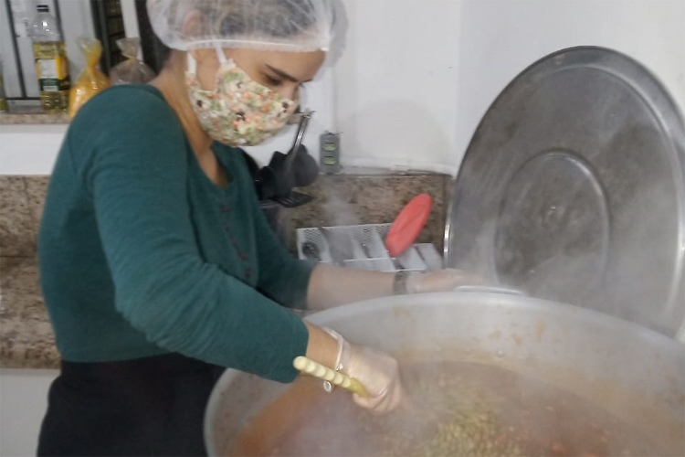 Refeições e cestas básicas alimentam a fome e a esperança por dias melhores 8 Instituto FAÇA destacada