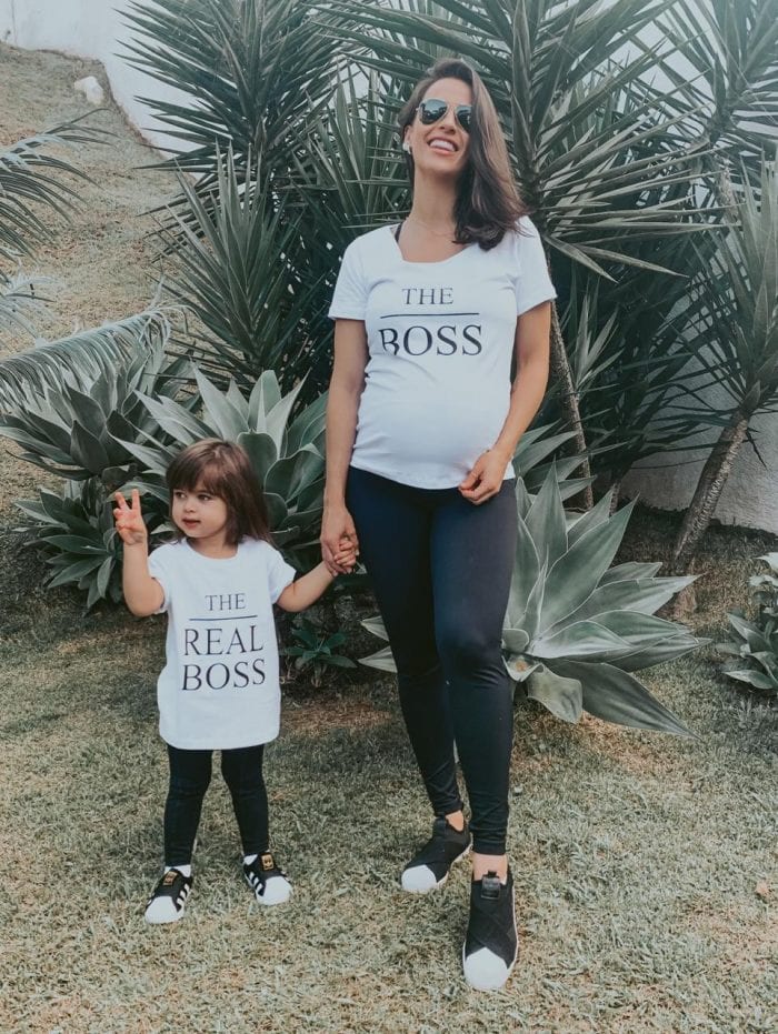  "Tenho aproveitado o tempo para curtir minha filha, reinventar brincadeiras e aprender coisas novas com ela todos os dias. É uma fase deliciosa e temos que aprender a ver o lado bom, mesmo em um momento ruim. Aproveitei para organizar as coisas para a chegada da minha outra filha, que no meio desse caos será uma nova etapa. Tento conciliar o trabalho a distância, conversar com amigos e manter firme o pensamento positivo de que tudo passa" Carol Neves - empresária