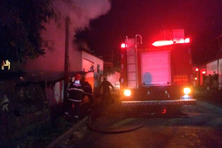 Homem é carbonizado durante incêndio em residência 1 incendio barroso1 bombeiros