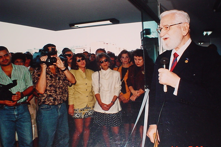 Hospital Albert Sabin completa 28 anos, investindo em alta tecnologia 3 sabin discursando