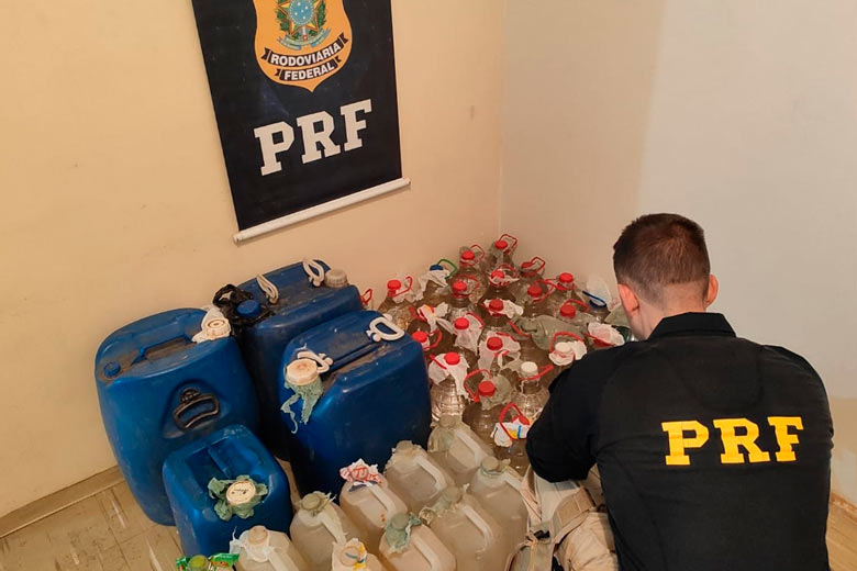 Cachaça apreendida pela PRF será transformada em álcool em gel 2 PRF cachaça by prf