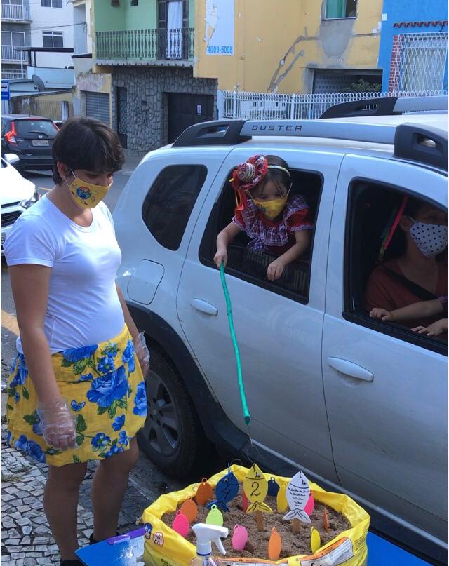 Escola infantil faz drive thru junino para seus alunos e pais 1 WhatsApp Image 2020 06 29 at 15.45.57