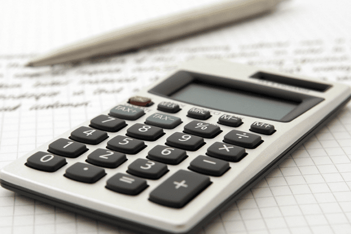 MBX Contabilidade: Entenda como funcionam as retenções tributárias 4 accountant 1238598 1920