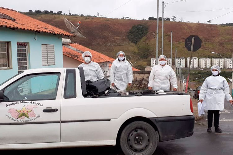 Amigos Mãos Abertas entregam cestas básicas a famílias em vulnerabilidade social 1 entrega cesta básica mãos abertas 3
