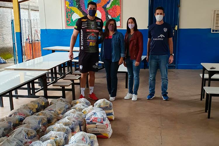 JF Vôlei doa mais de duas toneladas de alimentos 2 jf volei doacoes by divulgacao