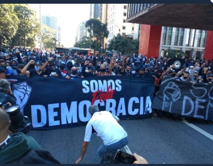 tocida-antifa-avenida-paulista-by-reprodução