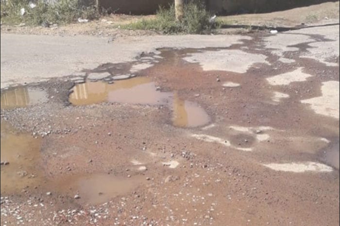 Buracos e poste com lâmpada queimada na Cidade Alta 1 vu 0406