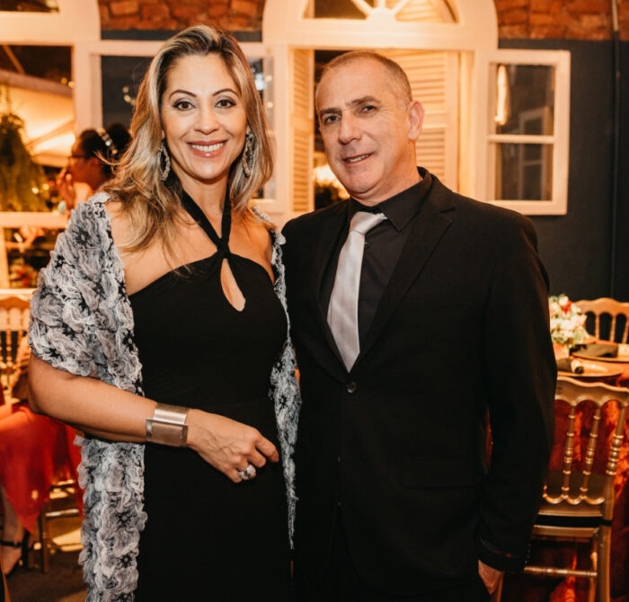 A aniversariante deste domingo, Ariane Sarto e Álvaro Lamha Foto: Wanderson Monteiro
