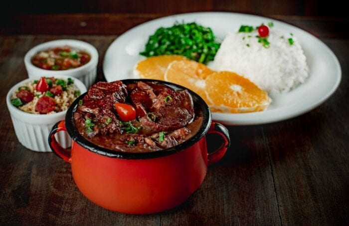 Sextou com Feijoada, para nossa alegria! 5 Espetinho TM