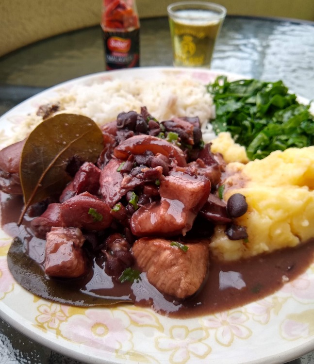 Sextou com Feijoada, para nossa alegria! 3 Restaurante da Cris TM
