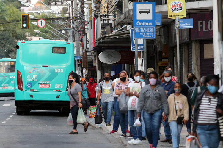 Usuários temem risco de contágio em ônibus lotados de JF 2 Transporte público fernando priamo 4