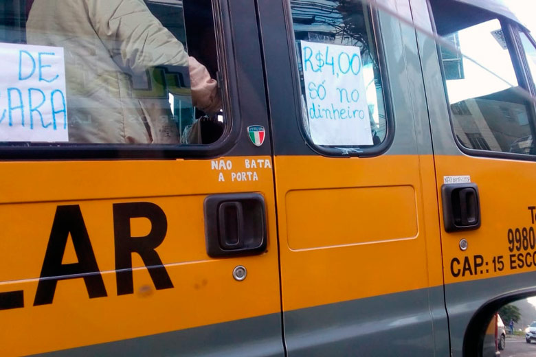 Mesmo com retomada dos ônibus, transporte de vans permanece autorizado 1 van 4 reais