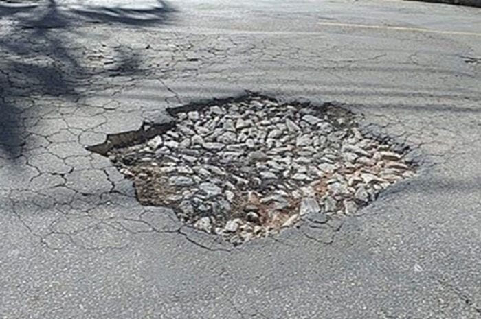 Rua no Manoel Honório volta a ter asfalto deteriorado 1 vu 09072