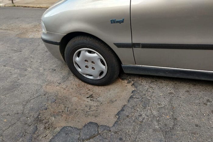 Leitor solicita operação tapa-buracos no Bairro Teixeiras 1 vu 2807