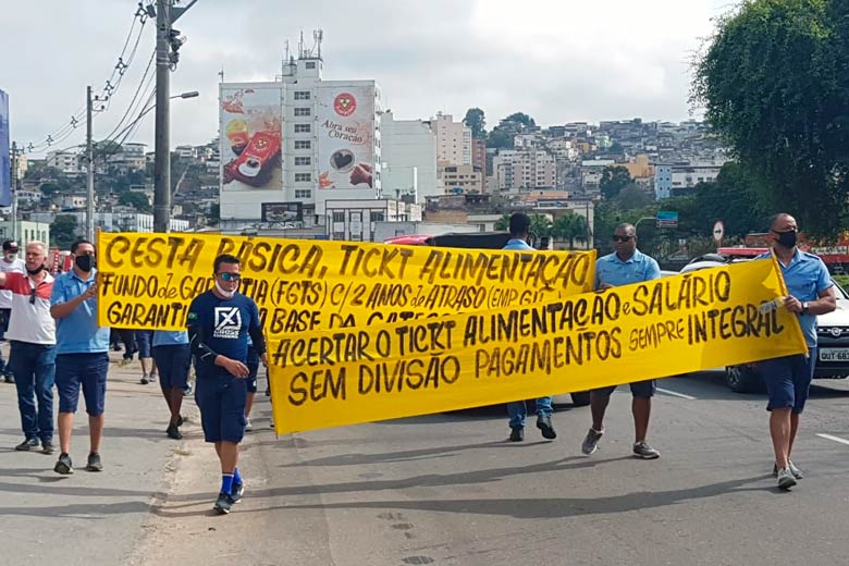 Sindicato descumpre liminar, e ônibus continuam sem rodar em JF 2 5 greve dos ônibus by leonardo costa