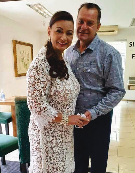 Áurea Almeida e Gilberto Rodrigues trocaram as alianças em cerimônia no civil, no Cartório Cobucci