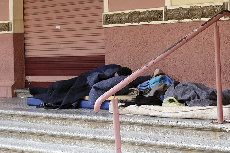 Frio intenso escancara vulnerabilidade de moradores em situação de rua 2 Frio nas ruas fernando priamo 14