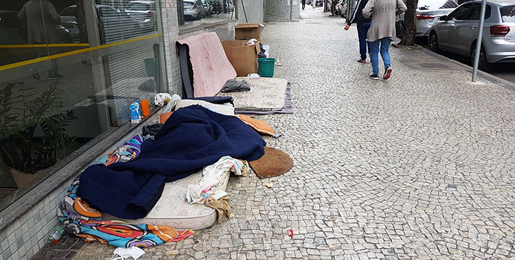 Cresce demanda por alimentação entre população em situação de rua 2 Pessoas em situação de rua fernando priamo 7