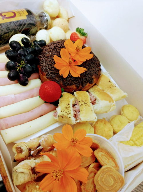 Quatro cestas para presentear e degustar. Encomende a sua! 2 francele buffet