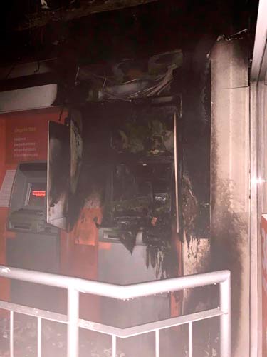 Agência do Itaú é incendiada na Zona Norte de Juiz de Fora 3 incendio itau bombeiros 3