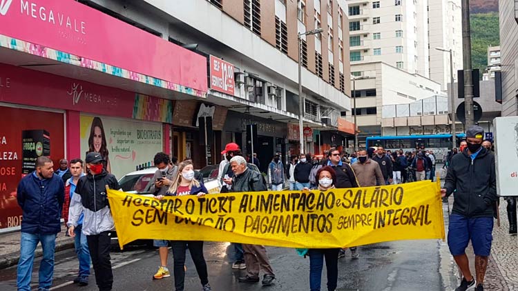 Rodoviários voltam a se manifestar no 4º dia de greve 2 onibus leo costa5