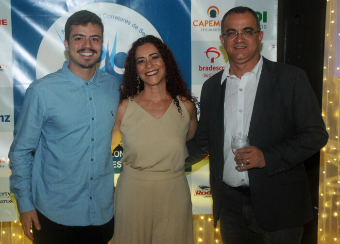 Guilherme Kneipp com os pais Josely e Hideraldo Kneipp Foto: Andréa Ottoni