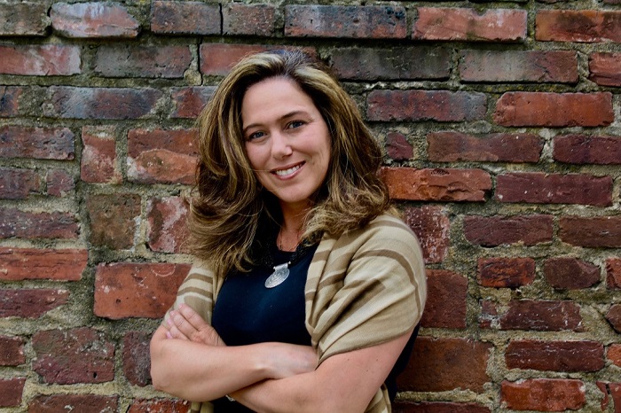 Busca por liberdade e possibilidades de recomeço marcam o romance de estreia de Karina Manasseh 1 Karina Manasseh alta 2