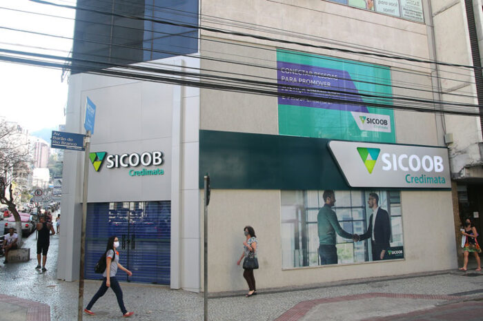 Sicoob leva diferenciais do cooperativismo de crédito aos associados 3 SICOOB fernando priamo 4