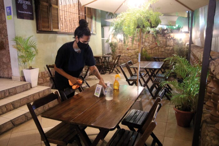 Bares e restaurantes têm desafio de se adaptar à nova dinâmica de atendimento 1 bares