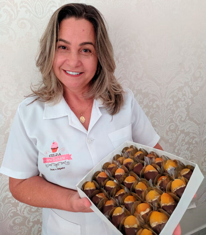 Para comemorar seu aniversário, aprenda a fazer um doce de damasco recheado 1 cilda