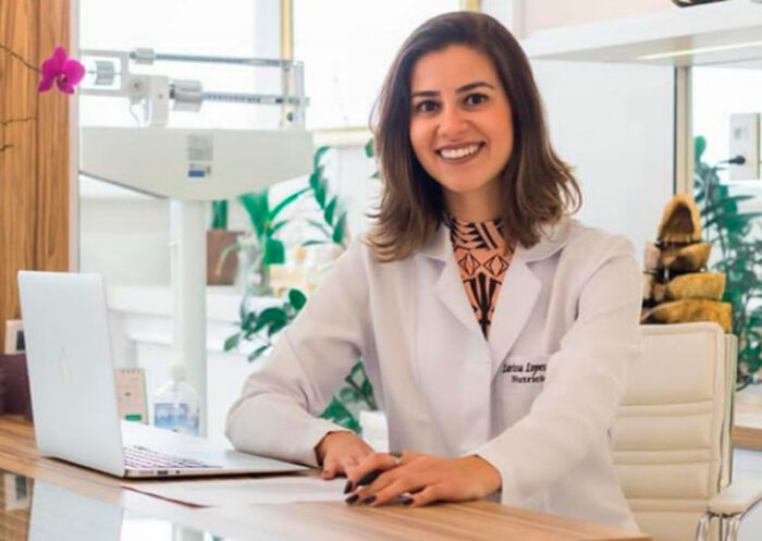 Faça uma receita prática e rápida de pão low carb de frigideira 1 nutri larissa lopes