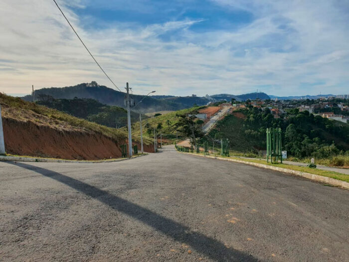 Residencial Santa Lola: Sua casa pronta e personalizada 2 rua condominio