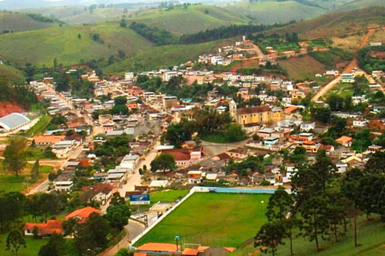 Pai e filho se envolvem em confusão por desacato a funcionário da Prefeitura de Chácara 1 Chácara4 redes sociais