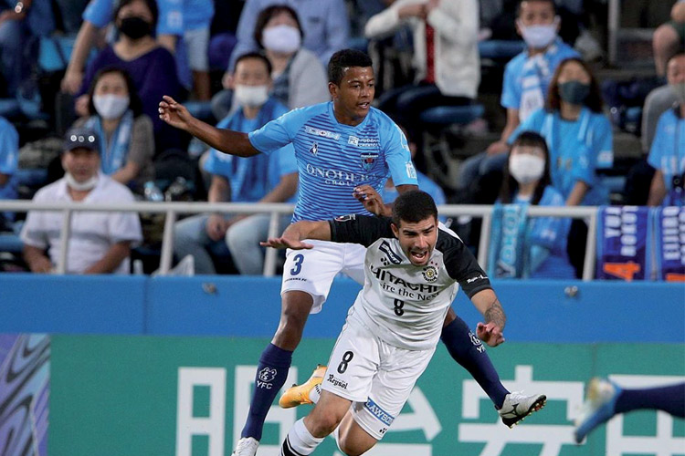 No Japão, ex-Tupi Maguinho comemora volta gradual da torcida aos estádios 1 Maguinho foto Reprodução Instagram Yokohama4