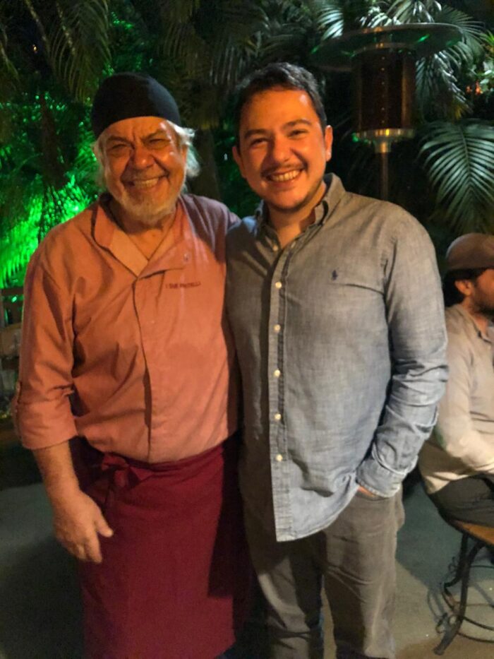 Os 'chefs' Paulinho Fratelli e Gabriel Bastos clicados no jantar italiano do Raízes 