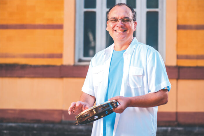 Carlos Fernando Cunha lança single para marcar seus 50 anos 1 dois 1
