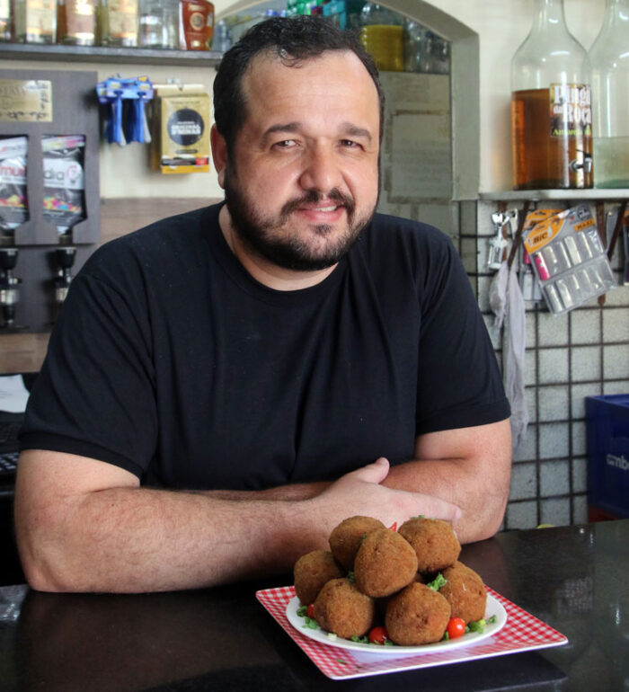Tradição familiar: Aprenda a receita do bolinho de carne do Bar Dias 1 francisco