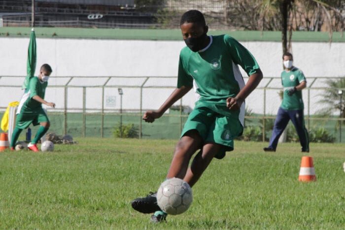 Treinos reduzidos e sem contato físico: clubes retomam atividades em meio à pandemia 1 sport