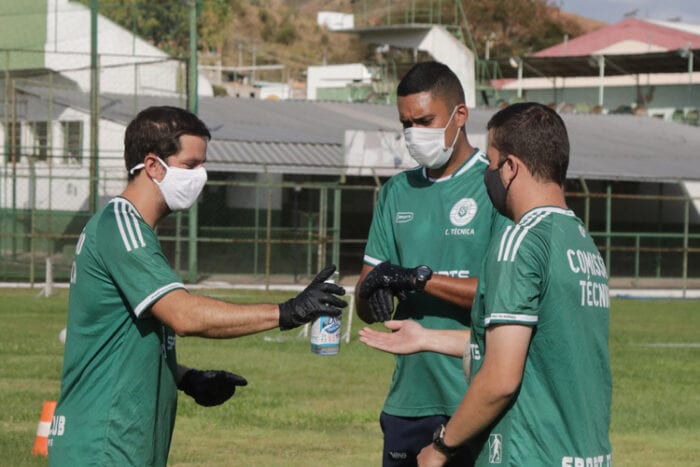 Treinos reduzidos e sem contato físico: clubes retomam atividades em meio à pandemia 3 sport2