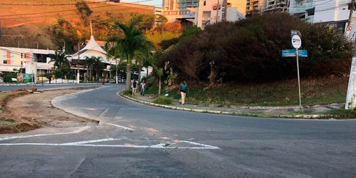 Leitor cobra sinalização em obra do Estrela Sul 1 vu 0610 1