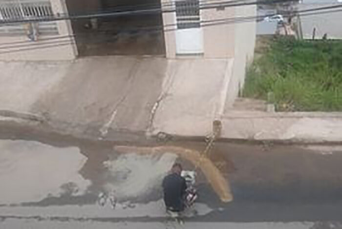 Moradores solicitam reparo em vazamento no Marumbi 1 vu 2110