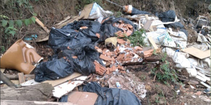 Bota-fora irregular no Morro do Sabão 1 vu 3010