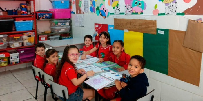 Ensino bilíngue chega a escolas de bairros 2 Ensino bilíngue chega a escolas de bairros