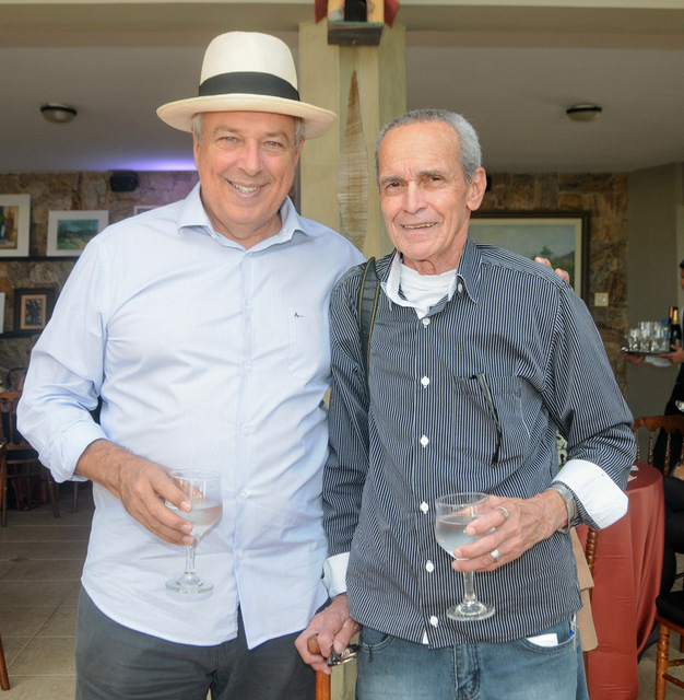 José Lúcio Fernandes com o fotógrafo Toninho Carvalho que hoje comemora 80 anos 1 José Lúcio Fernandes com o fotógrafo Toninho Carvalho que hoje comemora 80 anos