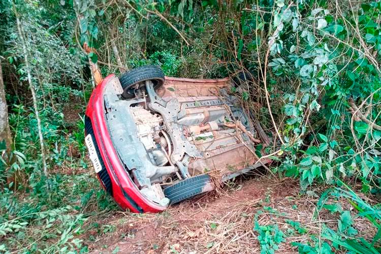 carro capota em torreões corpo de bombeiros