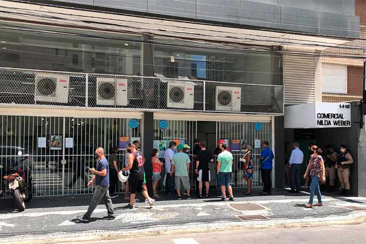 Eleitores enfrentam dificuldades para encontrar locais de votação em JF 1 cartório eleitoral web