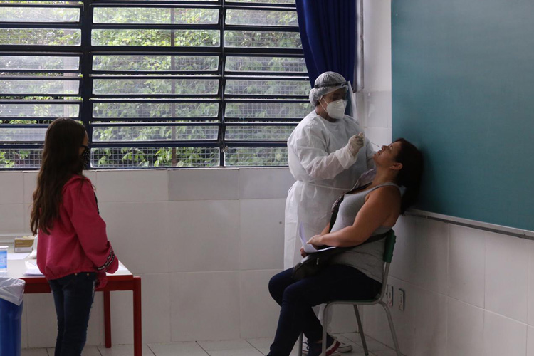 Brasil registra média móvel de 959 mortes pela Covid-19 nesta segunda 1 covid teste by Governo do Estado de São Paulo