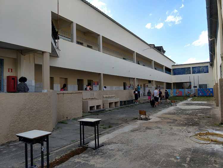 escola municipal tancredo neves by leticya bernardete