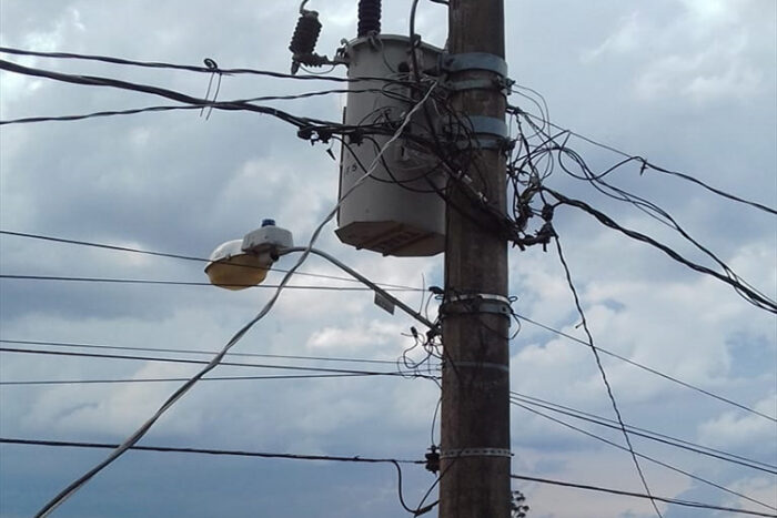 Lâmpada queimada em poste do Previdenciários 1 vu 0411 1